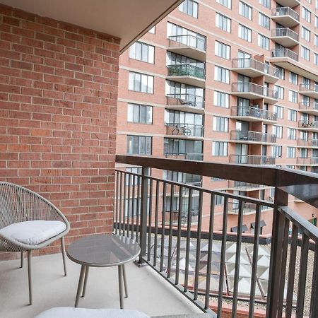 Modern & Charming Apt With Rooftop @Pentagon City Arlington Buitenkant foto