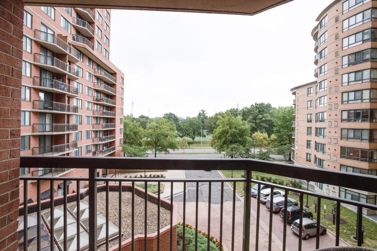 Modern & Charming Apt With Rooftop @Pentagon City Arlington Buitenkant foto
