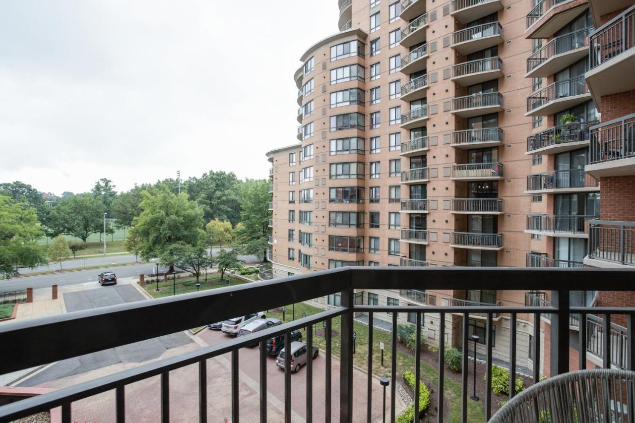Modern & Charming Apt With Rooftop @Pentagon City Arlington Buitenkant foto