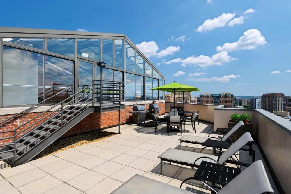Modern & Charming Apt With Rooftop @Pentagon City Arlington Buitenkant foto